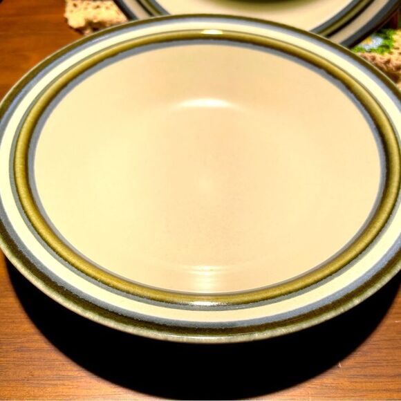 Set of 2 Vintage Stoneware Bowls - Picture 3 of 4